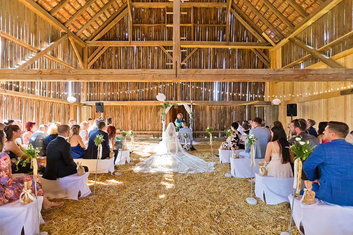 Heiraten im Gutshof Szilágyi orange-foto Hochzeitsfotograf heiraten in Niederoesterreich